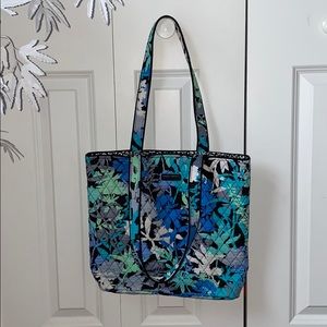 Vera Bradley Tote!! NEVER USED!!